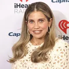 danielle-fishel-46.jpeg