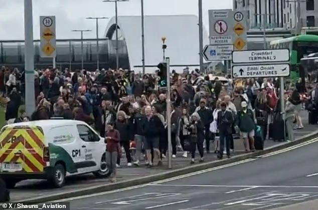 dublin-airport-evacuated-137.jpeg