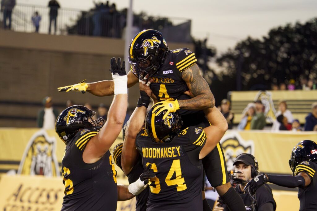 elks-vs-tiger-cats-52.jpeg