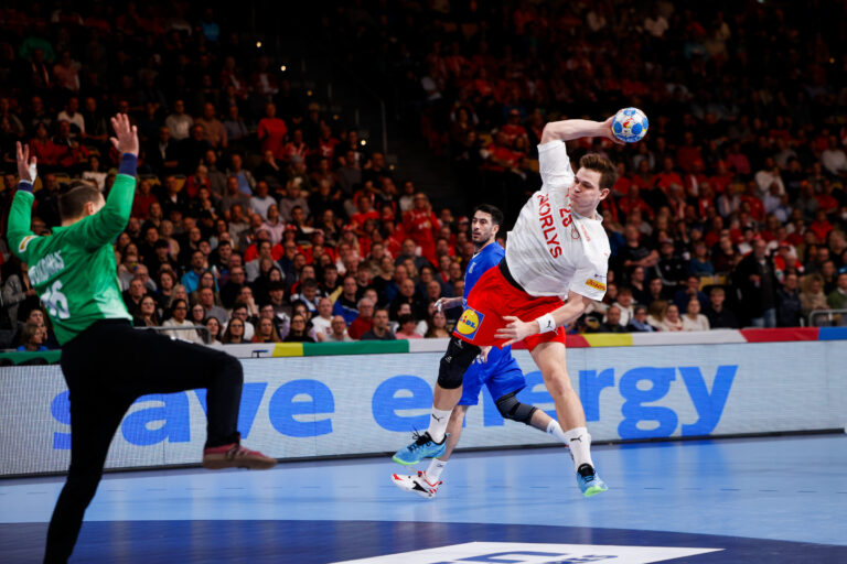greece-vs-denmark-99.jpeg