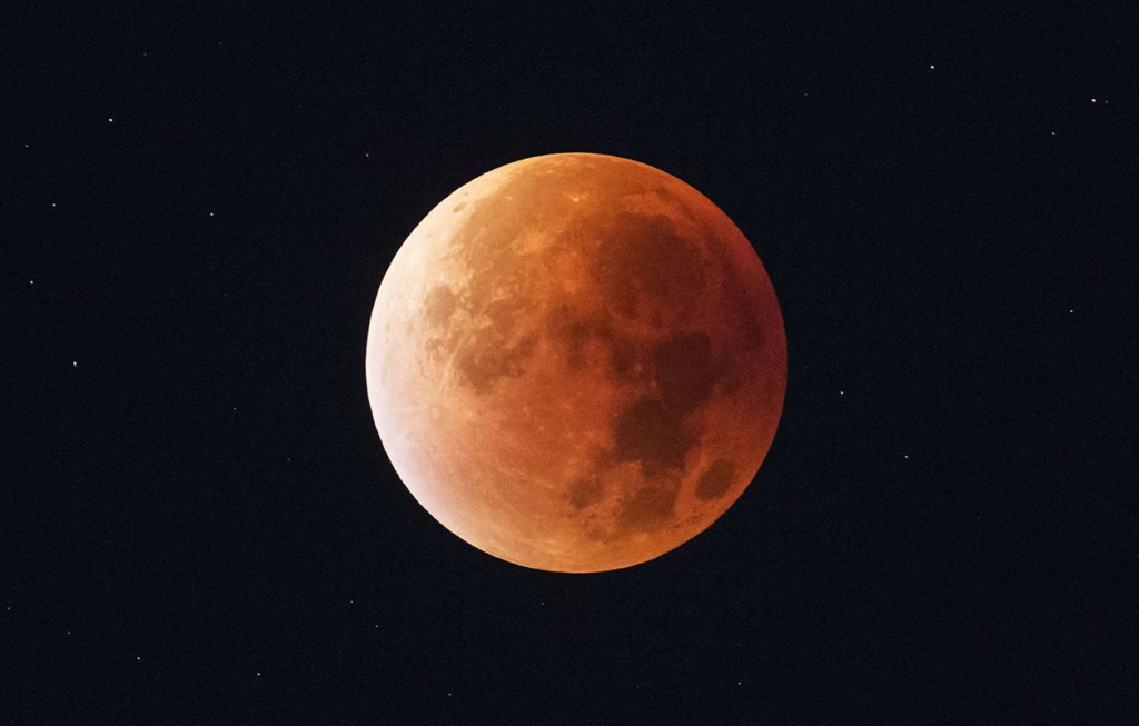 lune-rouge-7-septembre-2025-81.png