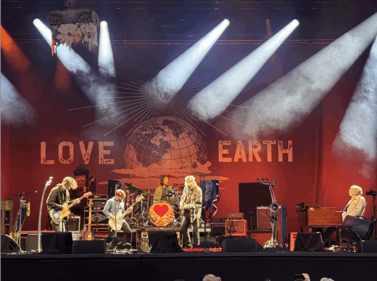 neil-young-vancouver-130.png