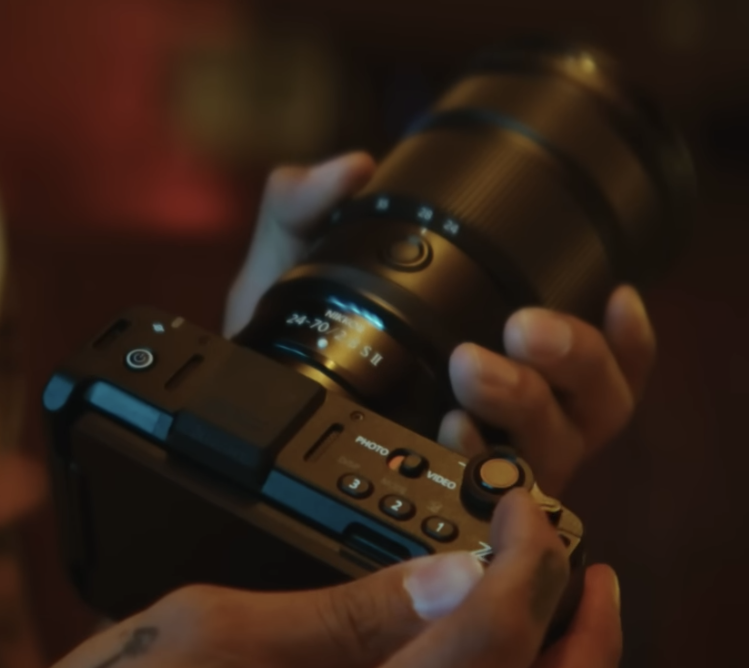 nikon-zr-217.png