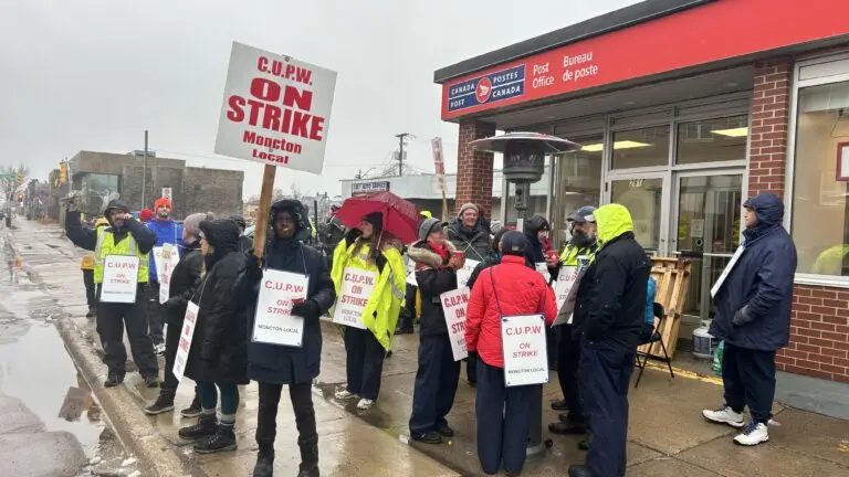 Poste Canada en Grève : Ce que Vous Devez Savoir