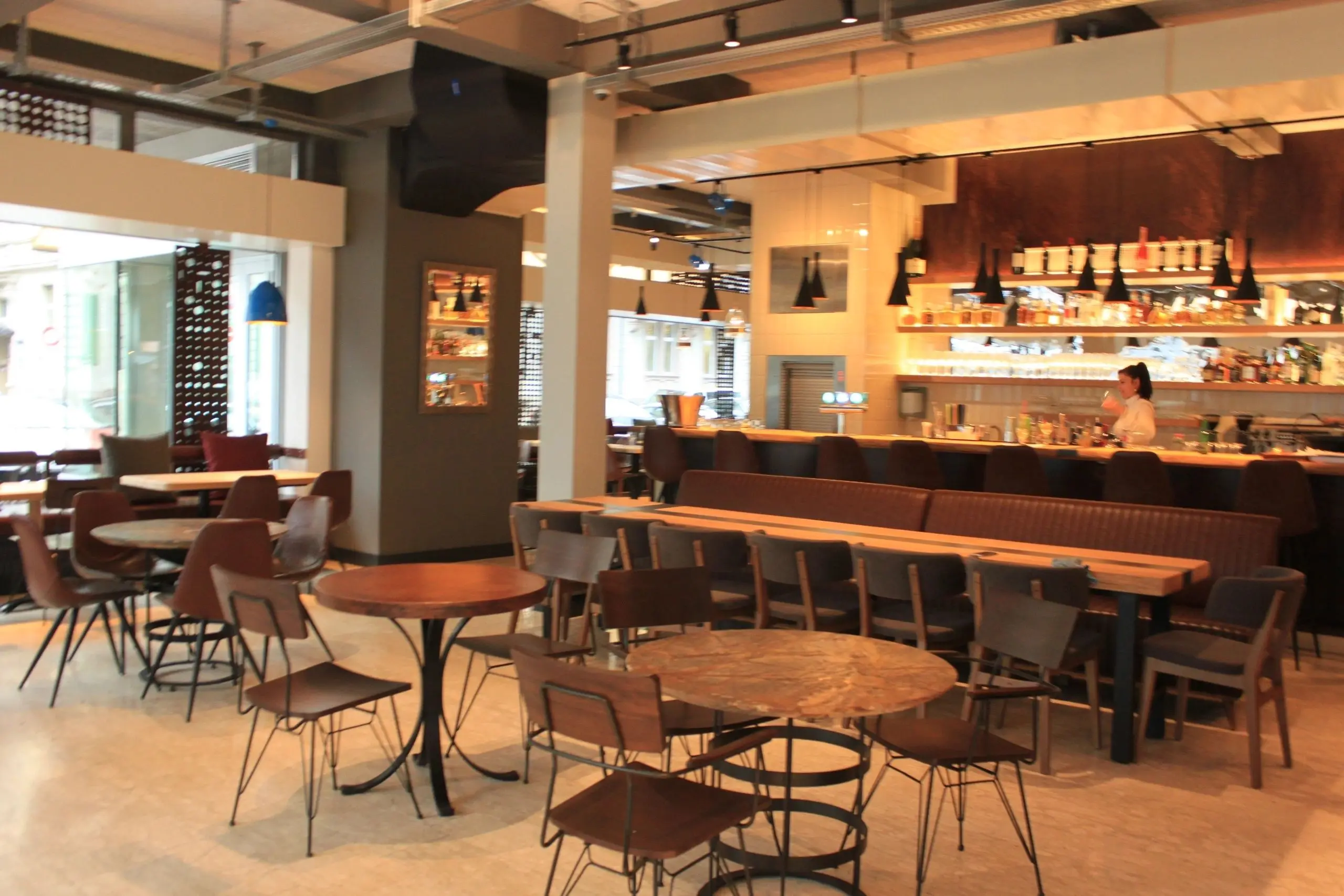 Current Trends Impacting the Restaurant Industry in 2023 image 1