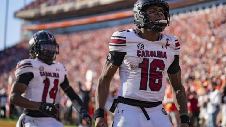 south-carolina-football-100.jpeg