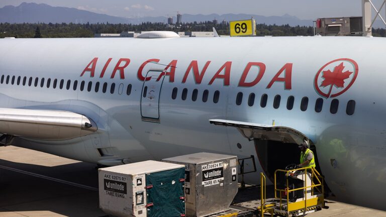 airline-cancels-flights-to-canada-93.jpeg