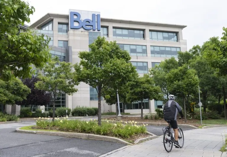 Bell and Telus Expand Fibre Internet Access in Western Canada image 1