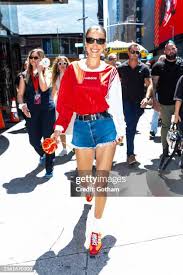 bella-hadid-11.jpeg