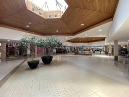 cloverdale-mall-47.jpeg