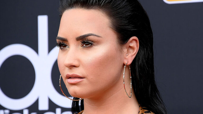 demi-lovato-90.jpeg