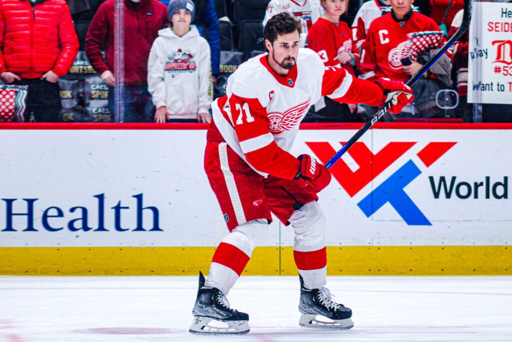 dylan-larkin-183.jpeg
