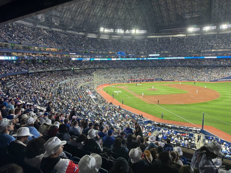 fanatics-blue-jays-212.jpeg
