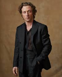 jeremy-allen-white-41.jpeg