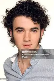 kevin-jonas-158.jpeg
