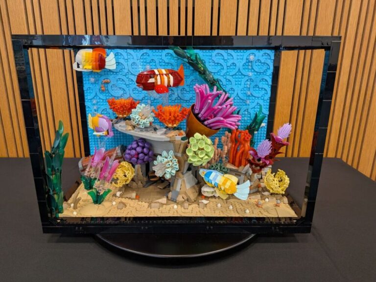 lego-tropical-aquarium-10366-75.jpeg