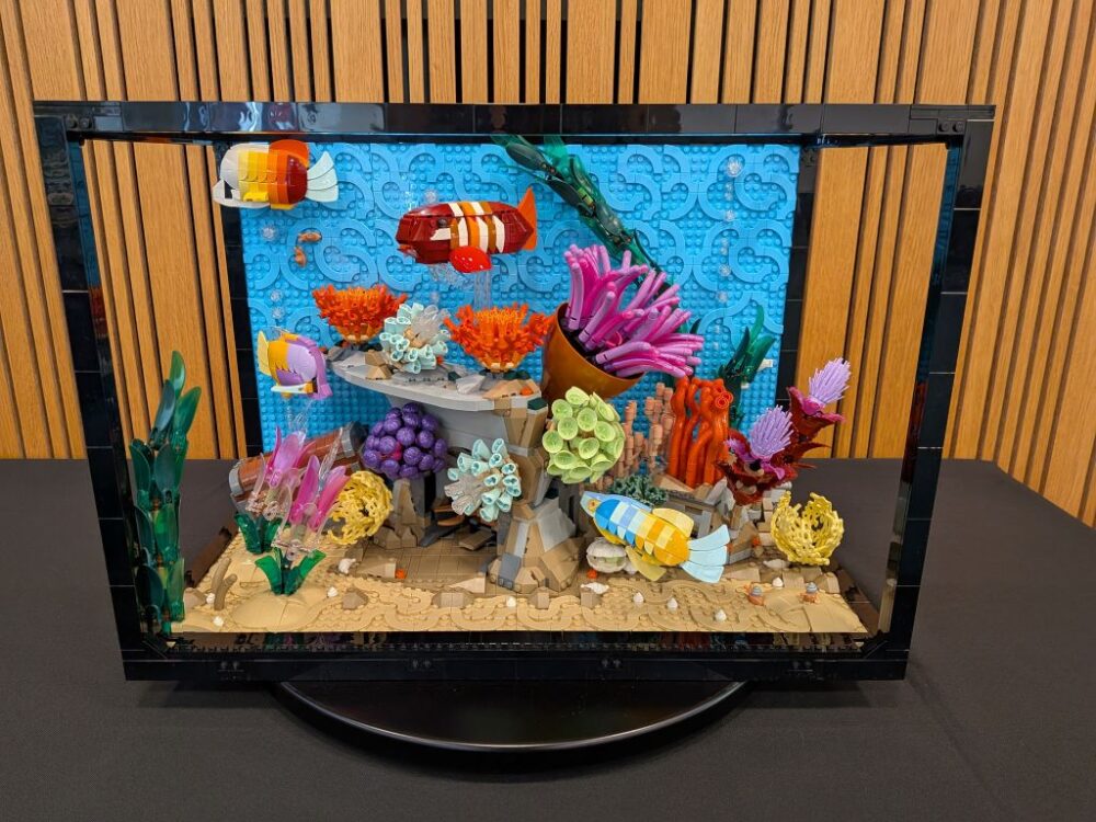 lego-tropical-aquarium-10366-75.jpeg
