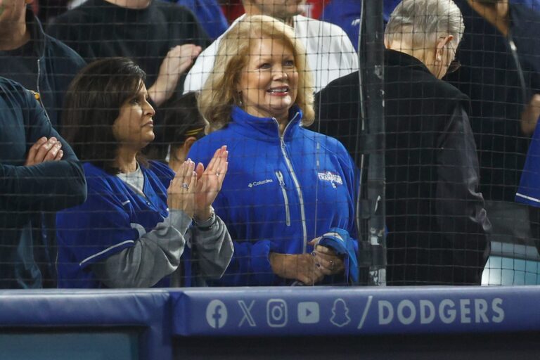 mary-hart-dodgers-48.jpeg