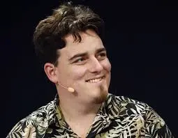 Palmer Luckey: Pioneer of Virtual Reality Innovations
