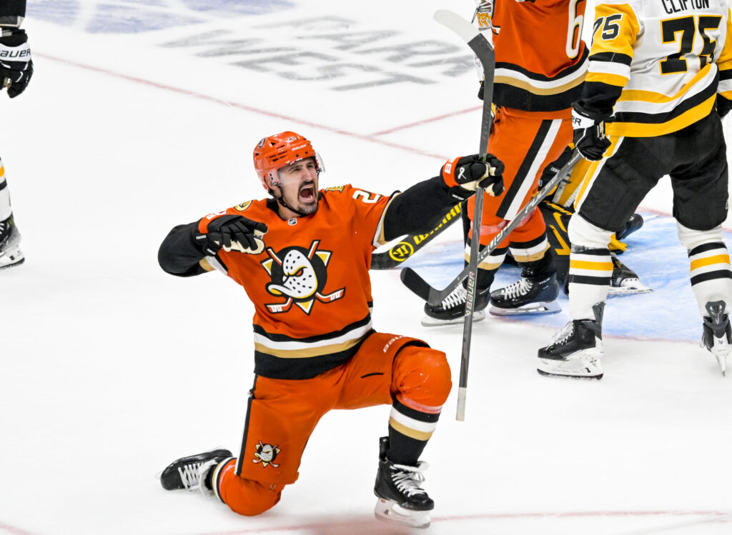 penguins-vs-ducks-45.jpeg