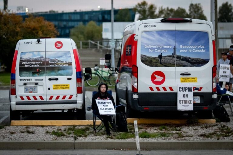 rotating-strikes-canada-post-union-10.jpeg
