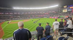 yankee-fans-booing-canadian-anthem-38.jpeg