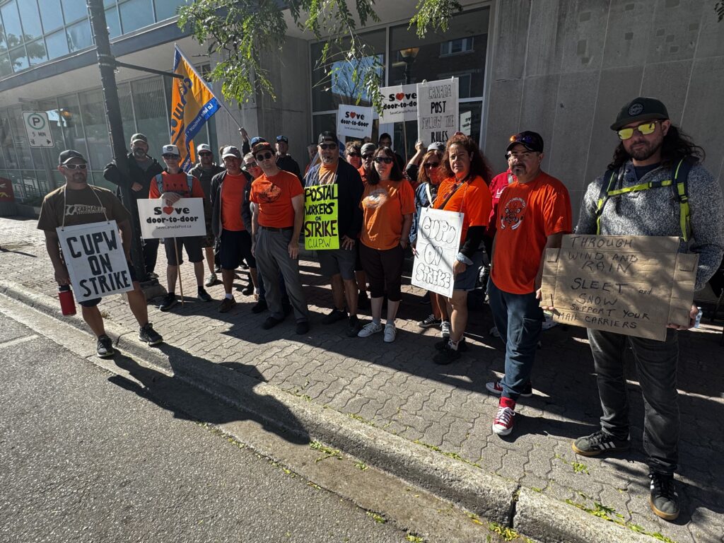 canada-post-strike-30.jpeg