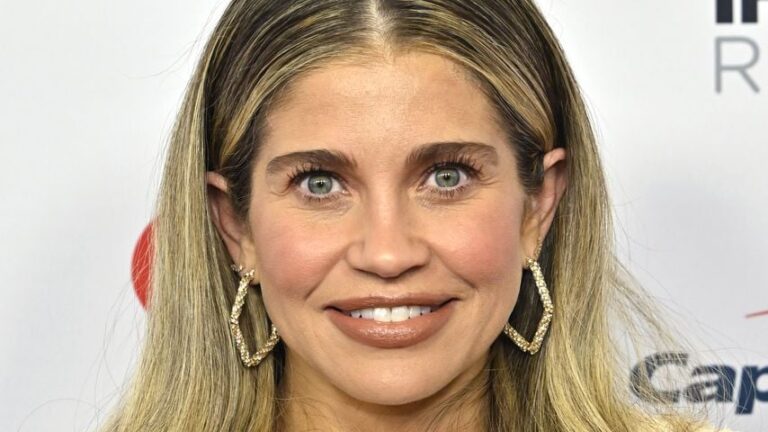 danielle-fishel-85.jpeg