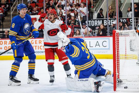 sabres-vs-hurricanes-136.jpeg