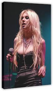 taylor-momsen-24.jpeg