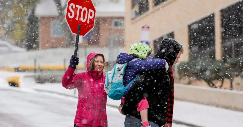 ecoles fermees 16 mars — CA news