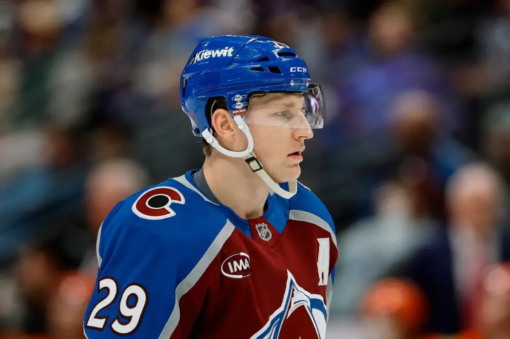nathan mackinnon — CA news