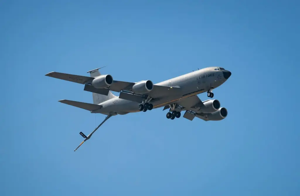 boeing kc-135 stratotanker — CA news