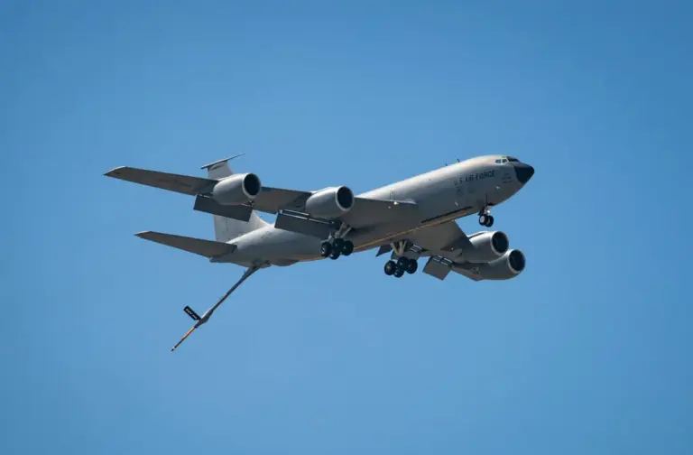 boeing kc-135 stratotanker — CA news