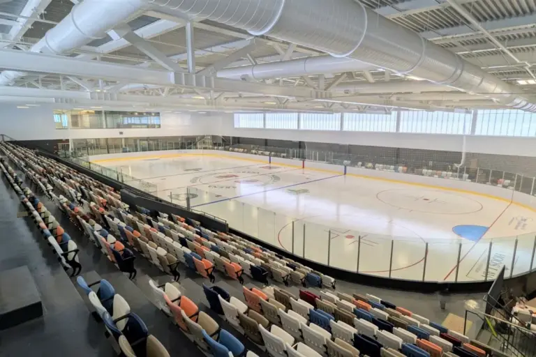 hockey spectators break arena glass — CA news