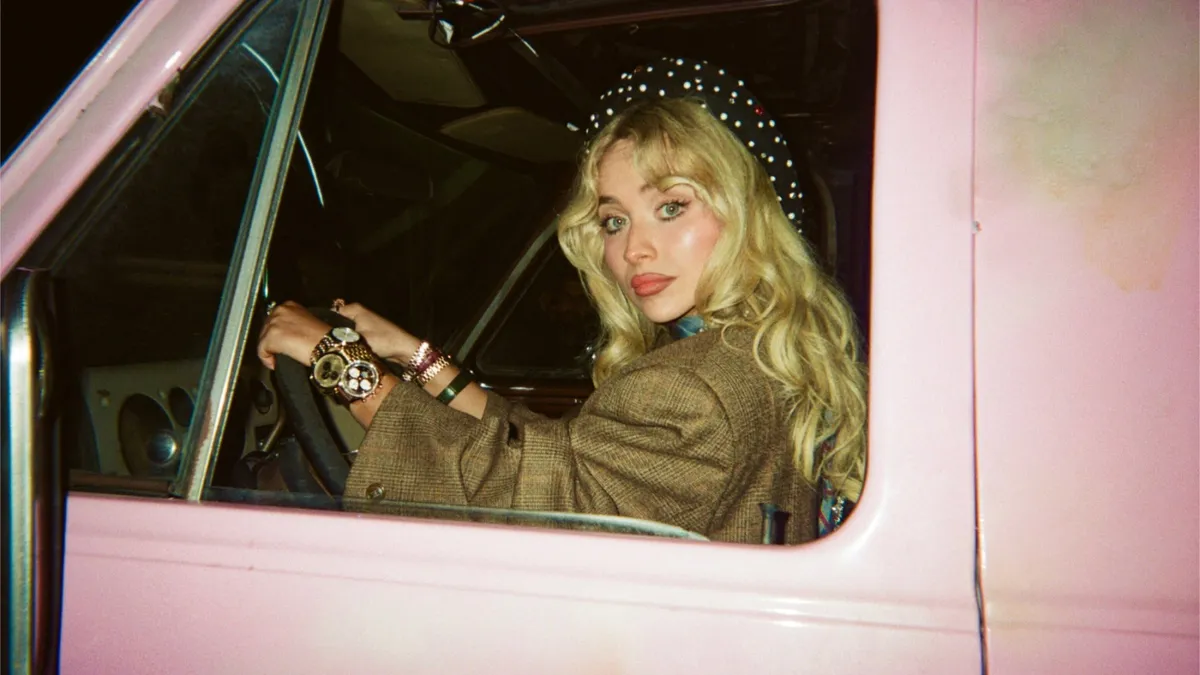 sabrina carpenter house tour music video — CA news