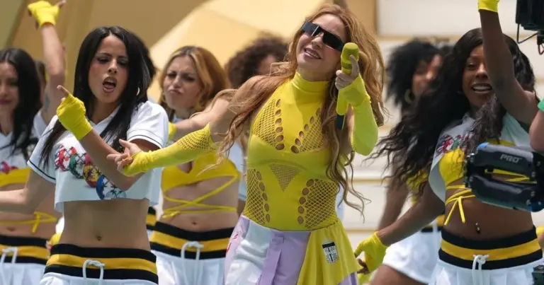 Mexico City hosts World Cup kickoff with Shakira performance and fan celebrations image 1