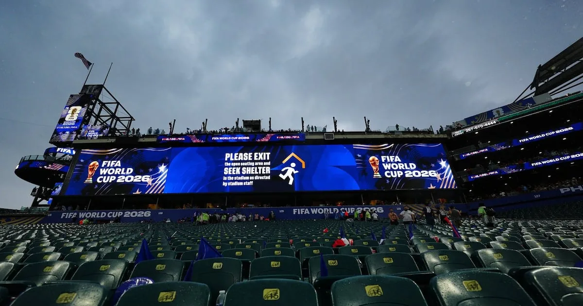 Philadelphia storm break fails to deter France as Mbappé and Dembélé secure win over Iraq image 1