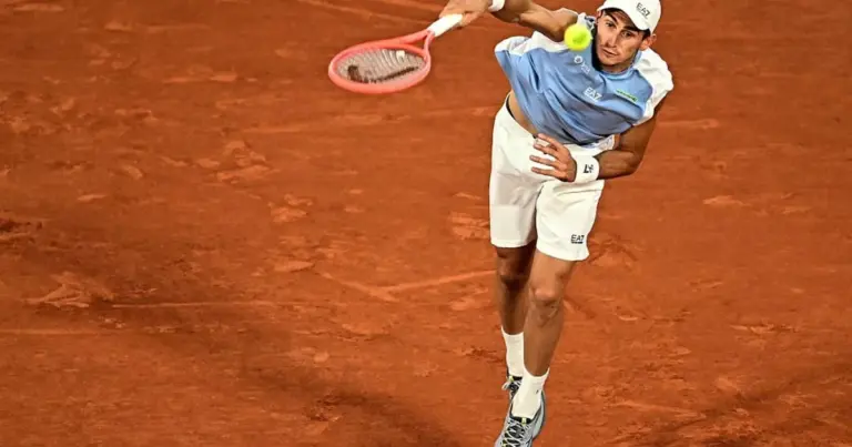 French Open quarterfinals see Cobolli advance, Berrettini and Arnaldi battle image 1