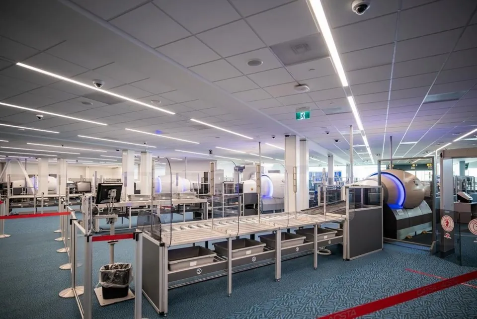 yvr-ct-x-ray-security-screening-machine