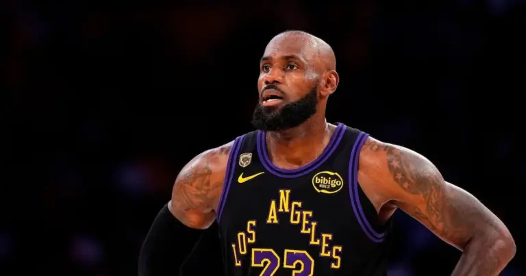 Eastern Conference teams reportedly lead pursuit of LeBron James image 1