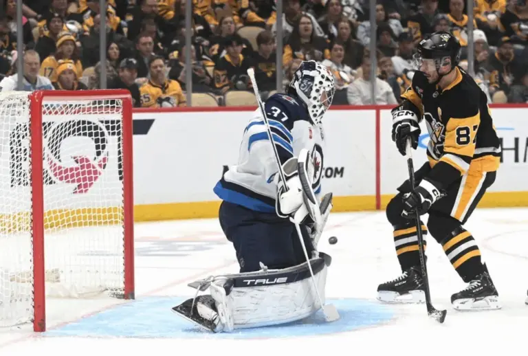 Winnipeg Jets captain expects Connor Hellebuyck at training camp image 1