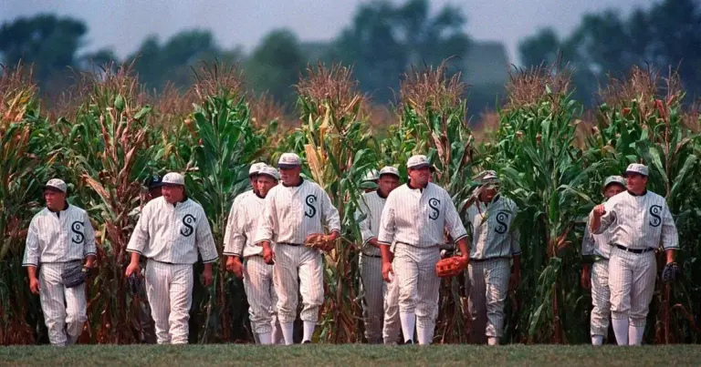 Dyersville, Iowa, hosts Field of Dreams Game without ABS challenge image 1