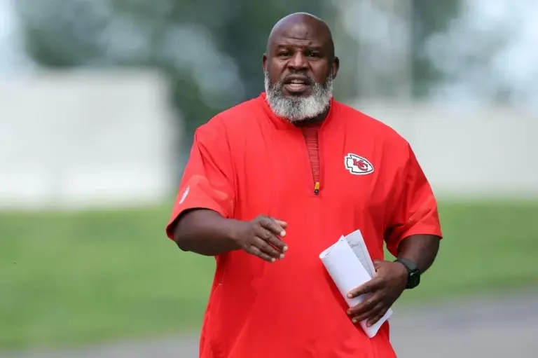Kansas City Chiefs offensive coordinator Eric Bieniemy returns to practice image 1