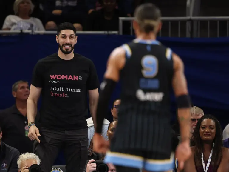 Chicago: Former NBA player ejected from WNBA game after verbal altercation