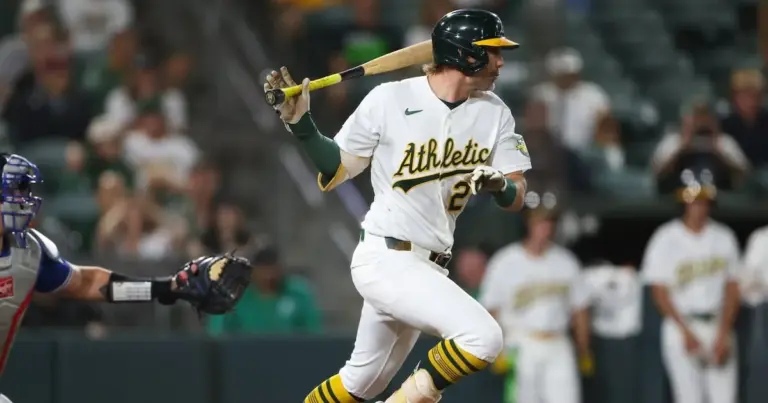 Blue Jays fall to Athletics in walk-off after late rally