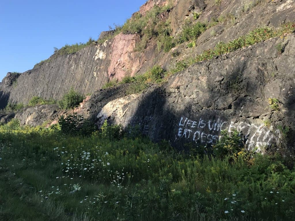 Beaucoup de graffitis à effacer pour le MTQ