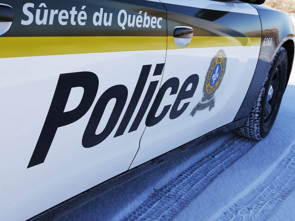 Une conductrice d’une voiture volée prend la fuite après une sortie de route à Papineauville