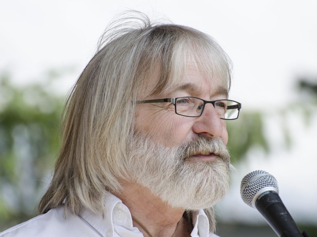 Richard Lagrange touche le prix Francine-Ouellette